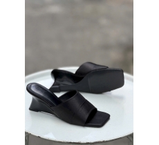 Dép nữ quai ngang đế xuồng màu đen